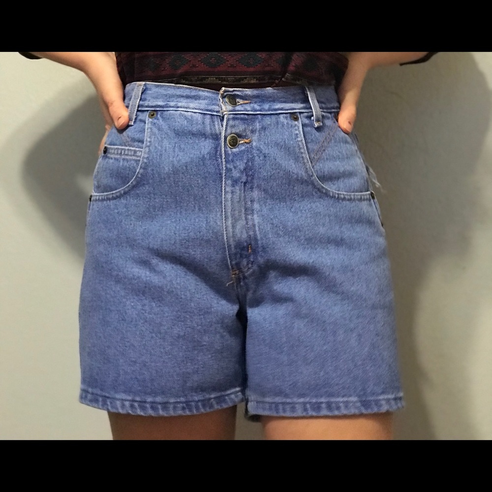 •VINTAGE• Adorable trendy mom shorts